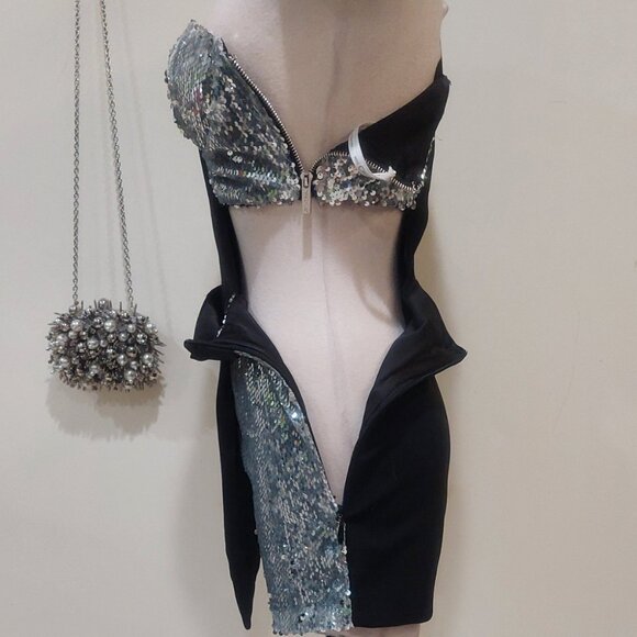 💥SEXY GLAM!💥One Sleeve Tuxedo Romper in Black & Silver Sequin - Picture 11 of 16